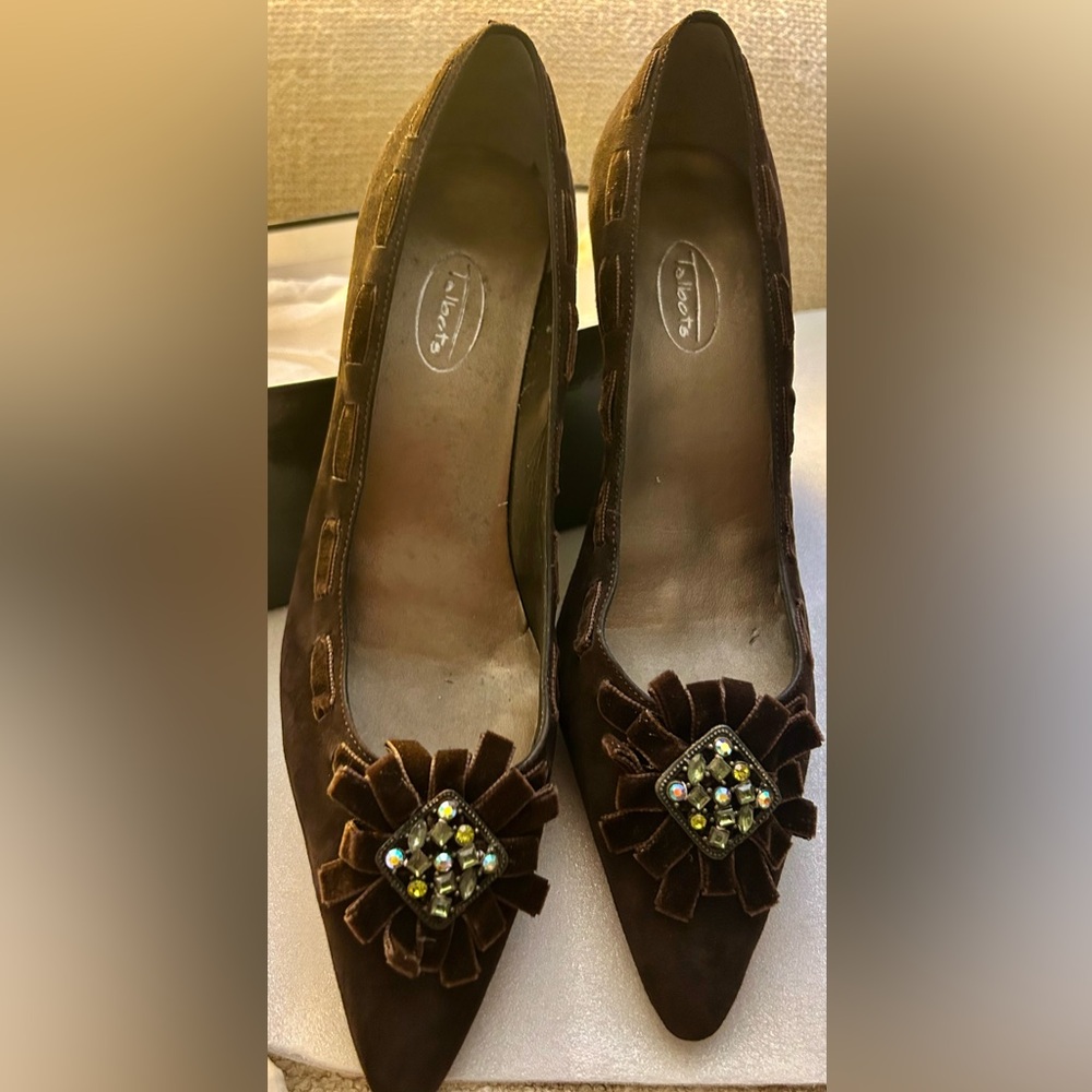 * Talbots Deep Chocolate Shaka Suede Heels SZ 9.5 WIDE *